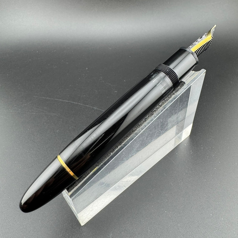 Montblanc Meisterstück No. 149 Fountain Pen 18K Gold Broad Nib Serviced