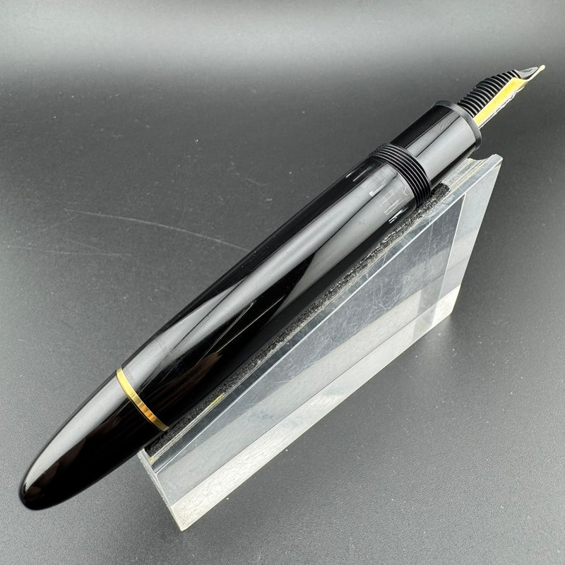 Montblanc Meisterstück No. 149 Fountain Pen 18K Gold Broad Nib Serviced