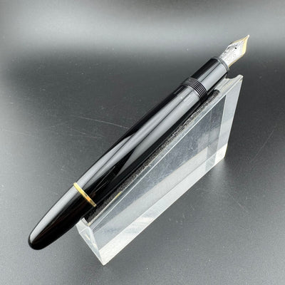 Montblanc Meisterstück No. 146 Fountain Pen 14K Gold Fine Nib Serviced