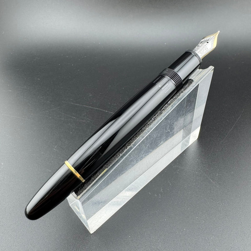 Montblanc Meisterstück No. 146 Fountain Pen 14K Gold Fine Nib Serviced