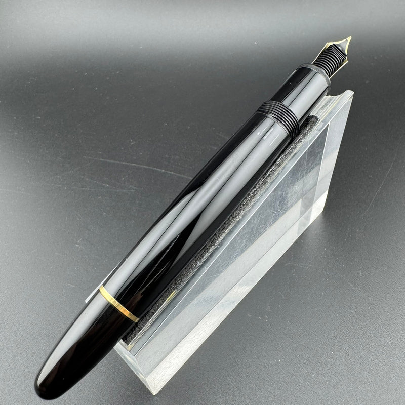 Montblanc Meisterstück No. 146 Fountain Pen 14K Gold Fine Nib Serviced