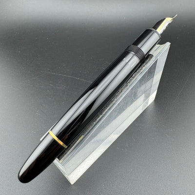 Montblanc Meisterstück No. 146 Fountain Pen 14K Gold Fine Nib Serviced