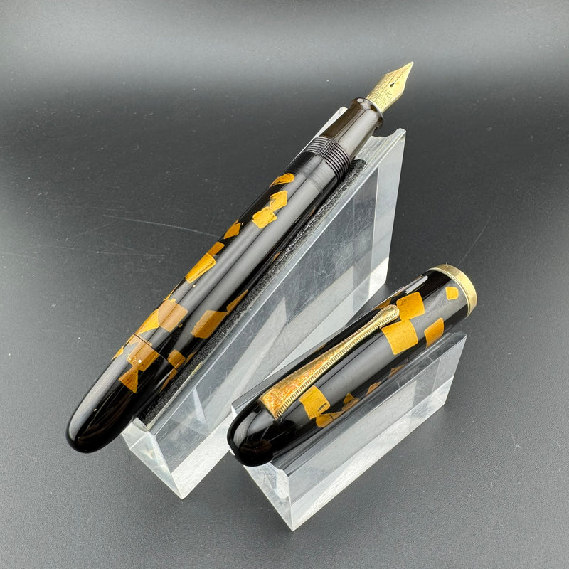 Pelikan Keyhole Maki-e by Ginjiro Kabutogi Fountain Pen 14K Gold G.K. Flex Nib Restored