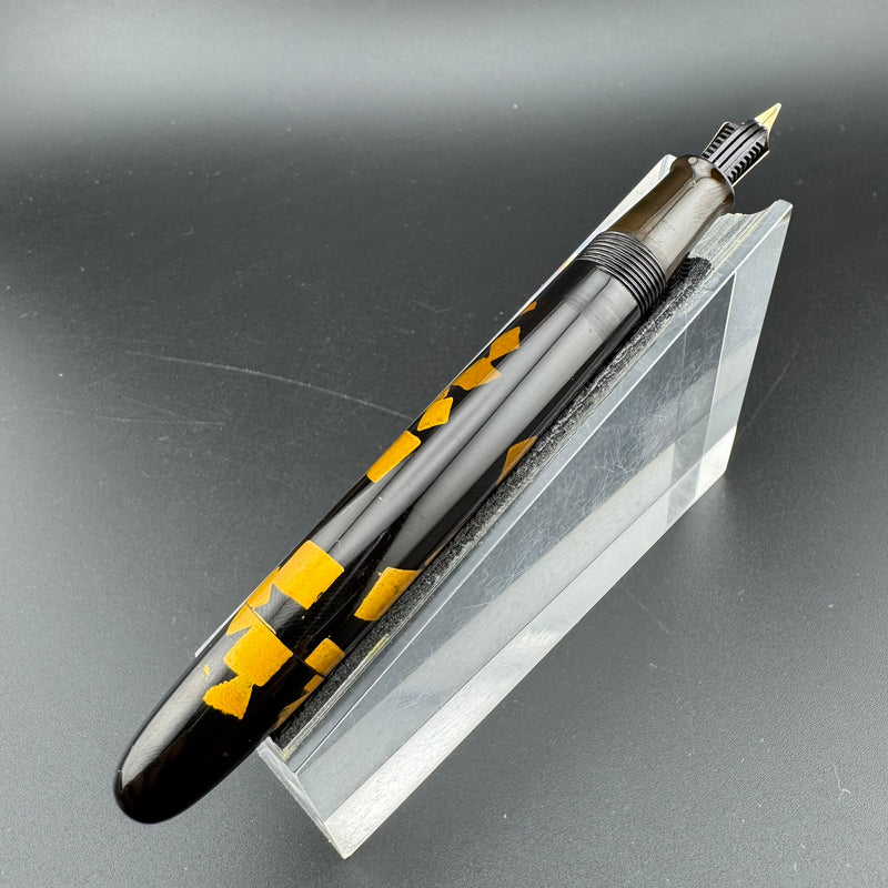 Pelikan Keyhole Maki-e by Ginjiro Kabutogi Fountain Pen 14K Gold G.K. Flex Nib Restored