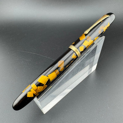Pelikan Keyhole Maki-e by Ginjiro Kabutogi Fountain Pen 14K Gold G.K. Flex Nib Restored
