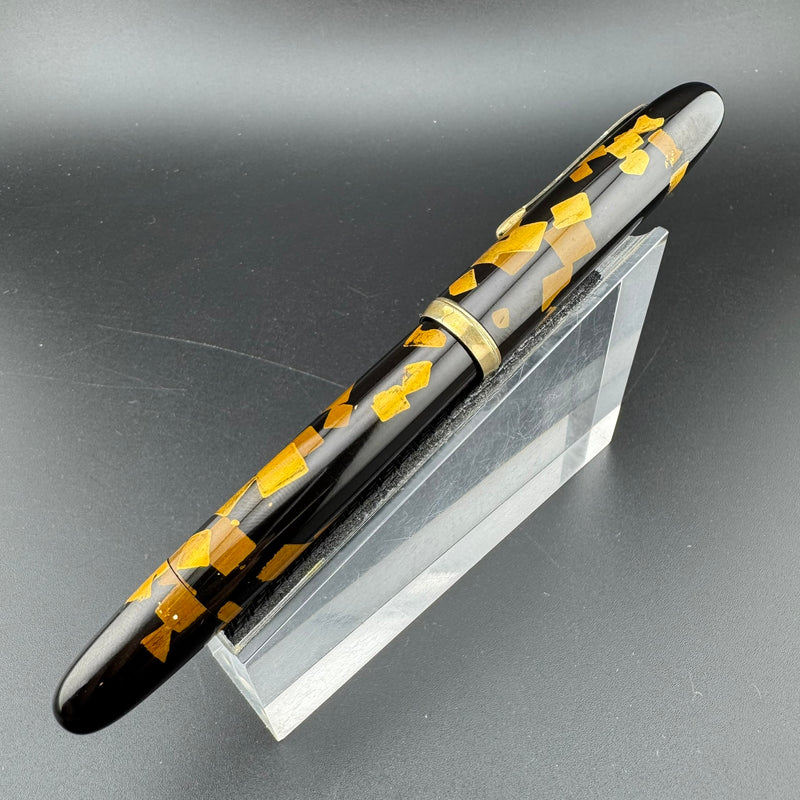 Pelikan Keyhole Maki-e by Ginjiro Kabutogi Fountain Pen 14K Gold G.K. Flex Nib Restored