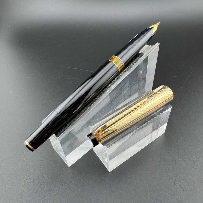 Montblanc Meisterstück No. 72 Fountain Pen 18C Gold Fine Nib Serviced