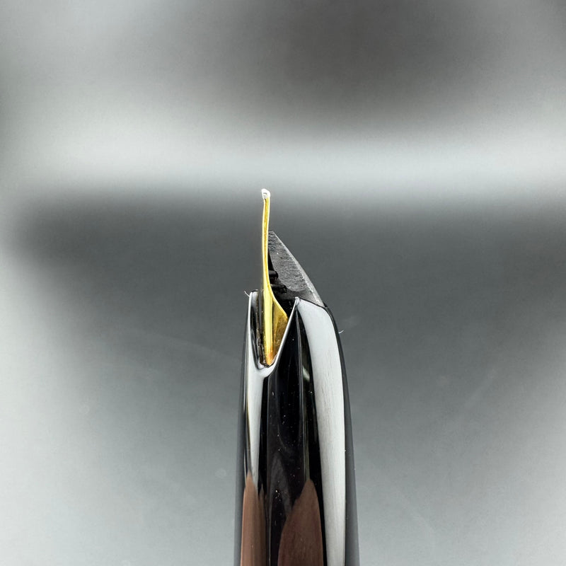 Montblanc Meisterstück No. 72 Fountain Pen 18C Gold Fine Nib Serviced