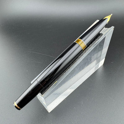 Montblanc Meisterstück No. 72 Fountain Pen 18C Gold Fine Nib Serviced