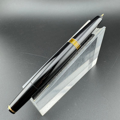 Montblanc Meisterstück No. 72 Fountain Pen 18C Gold Fine Nib Serviced