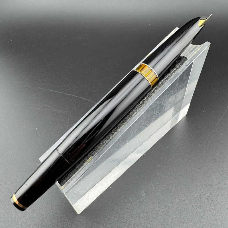 Montblanc Meisterstück No. 72 Fountain Pen 18C Gold Fine Nib Serviced