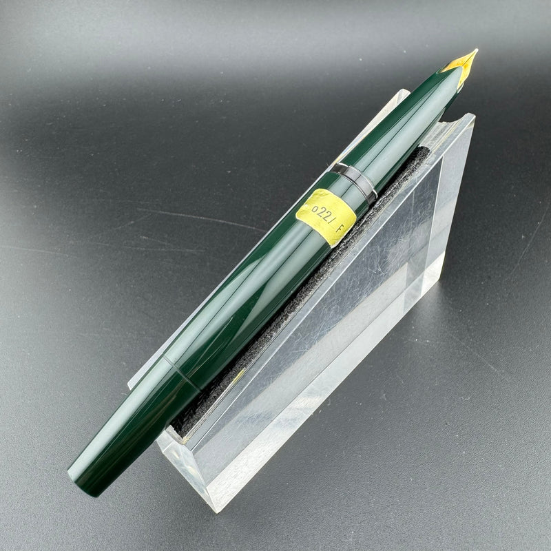 Montblanc No. 221 Green Resin Transitional Year Fountain Pen 14C Gold Fine Nib