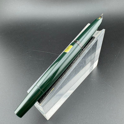 Montblanc No. 221 Green Resin Transitional Year Fountain Pen 14C Gold Fine Nib