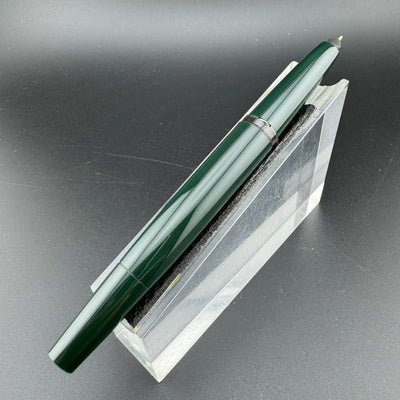 Montblanc No. 221 Green Resin Transitional Year Fountain Pen 14C Gold Fine Nib