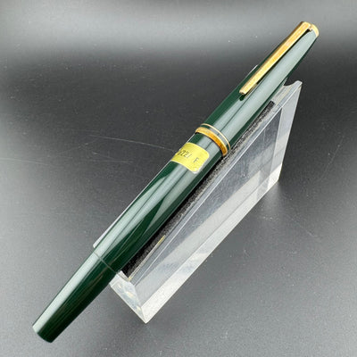 Montblanc No. 221 Green Resin Transitional Year Fountain Pen 14C Gold Fine Nib