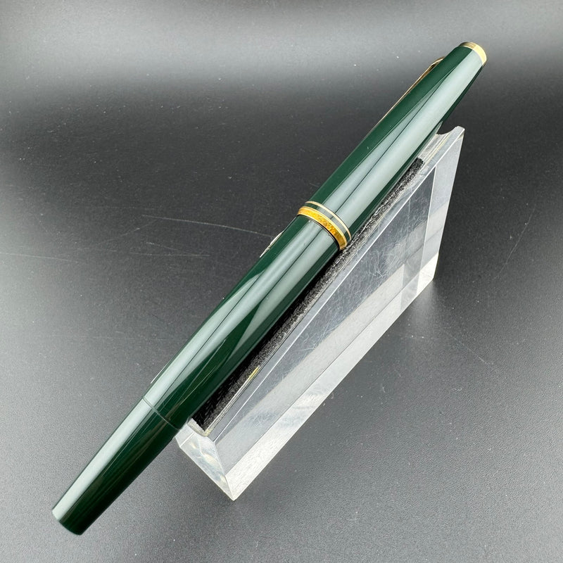 Montblanc No. 221 Green Resin Transitional Year Fountain Pen 14C Gold Fine Nib