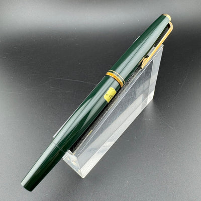 Montblanc No. 221 Green Resin Transitional Year Fountain Pen 14C Gold Fine Nib