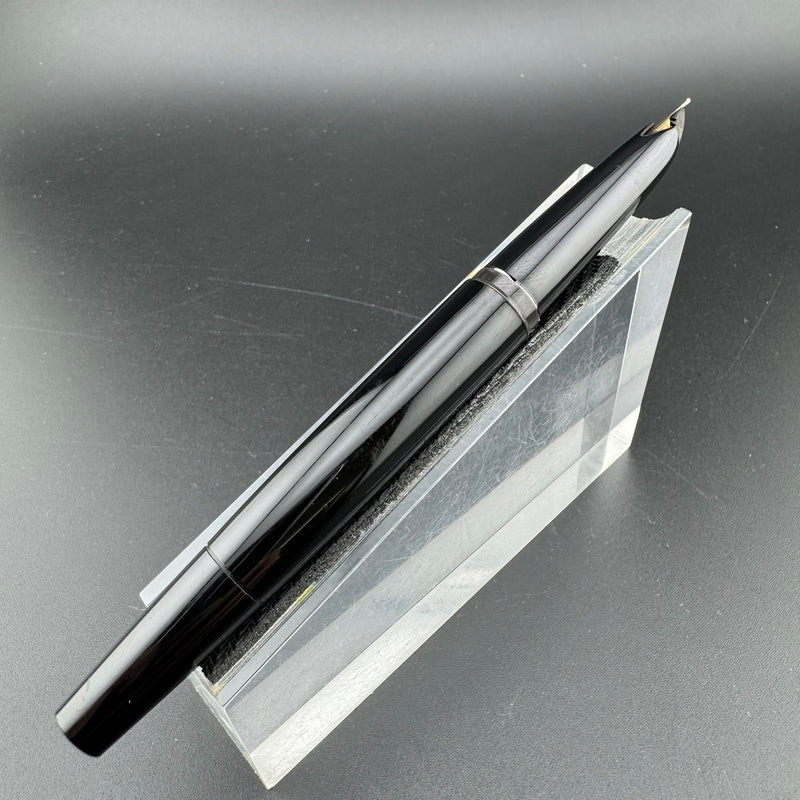 Montblanc No. 221 Black Resin Transitional Year Fountain Pen 14C Gold Fine Nib