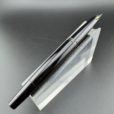 Montblanc No. 221 Black Resin Transitional Year Fountain Pen 14C Gold Fine Nib