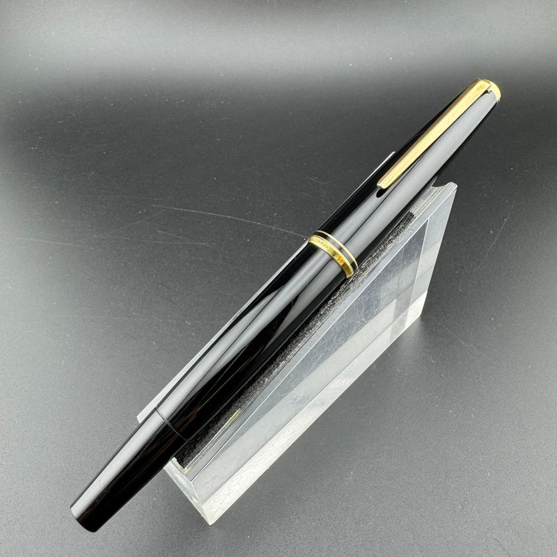 Montblanc No. 221 Black Resin Transitional Year Fountain Pen 14C Gold Fine Nib