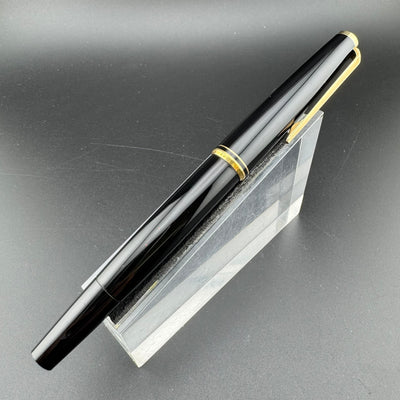 Montblanc No. 221 Black Resin Transitional Year Fountain Pen 14C Gold Fine Nib