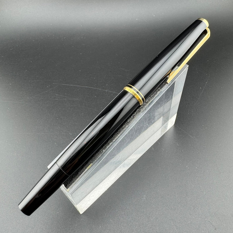 Montblanc No. 221 Black Resin Transitional Year Fountain Pen 14C Gold Fine Nib