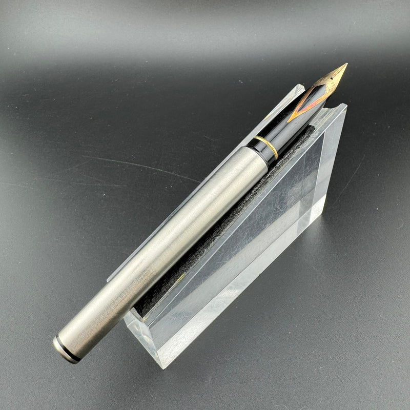 Sheaffer Targa Stainless Steel Fountain Pen 14K Gold Extra-Fine Nib