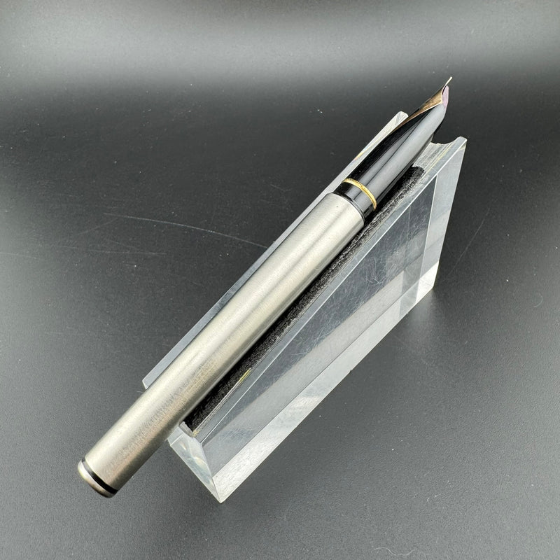 Sheaffer Targa Stainless Steel Fountain Pen 14K Gold Extra-Fine Nib