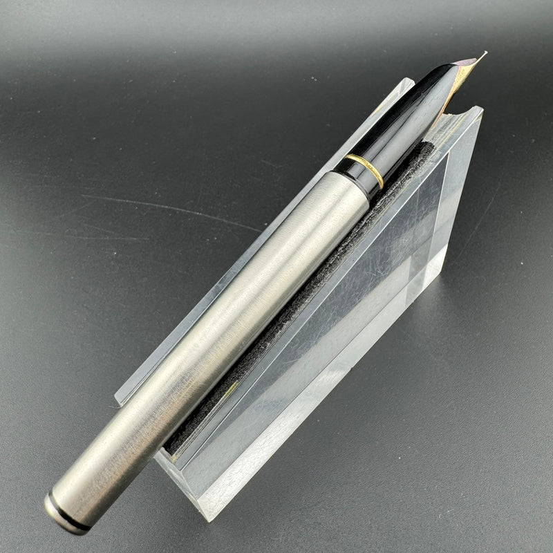 Sheaffer Targa Stainless Steel Fountain Pen 14K Gold Extra-Fine Nib