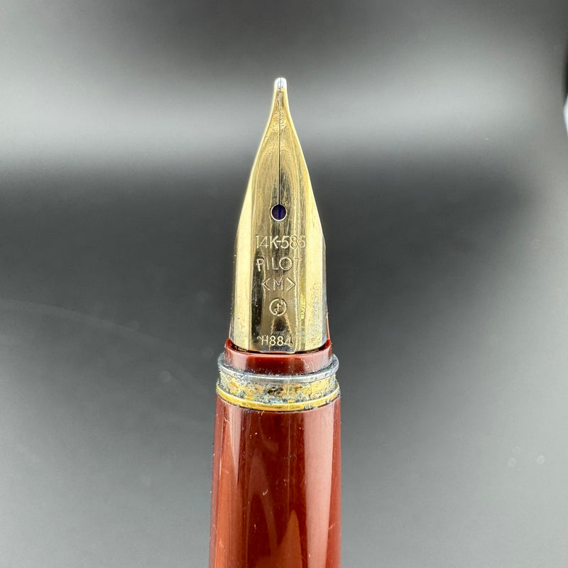 Pilot Deluxe Red Resin Fountain Pen 14K Gold Medium Nib Aug 1984