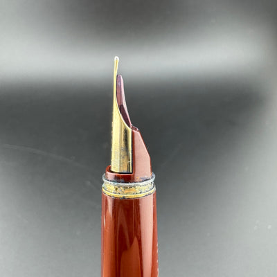 Pilot Deluxe Red Resin Fountain Pen 14K Gold Medium Nib Aug 1984