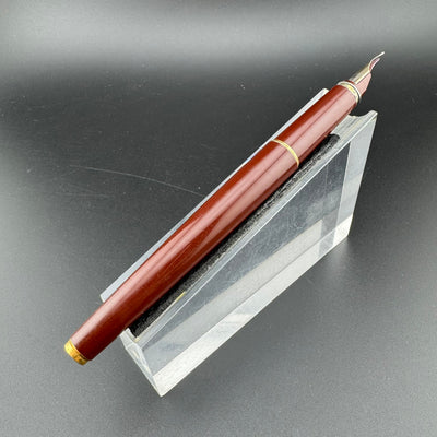 Pilot Deluxe Red Resin Fountain Pen 14K Gold Medium Nib Aug 1984