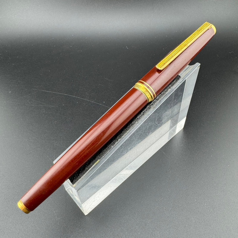 Pilot Deluxe Red Resin Fountain Pen 14K Gold Medium Nib Aug 1984