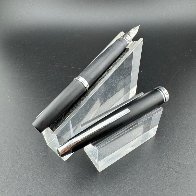 Pilot Matte Black Resin Pocket Fountain Pen Steel Fine Nib Feb 1975