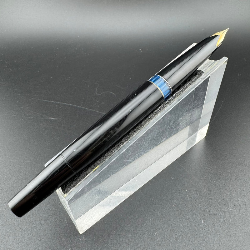 Montblanc No. 22 Black Resin Fountain Pen 14C Gold Extra-Fine Nib Serviced