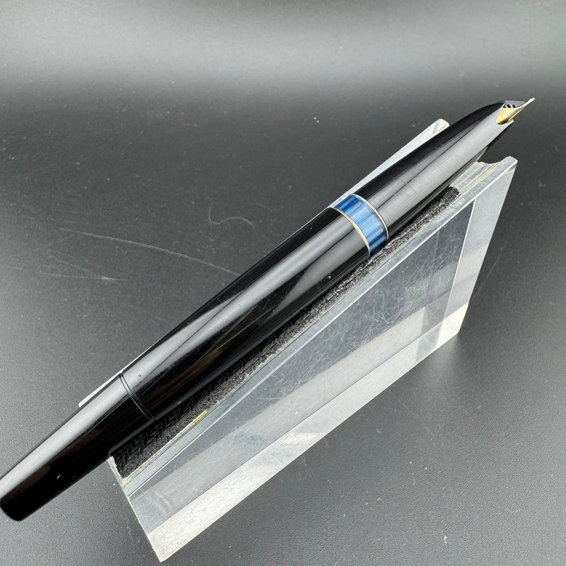 Montblanc No. 22 Black Resin Fountain Pen 14C Gold Extra-Fine Nib Serviced