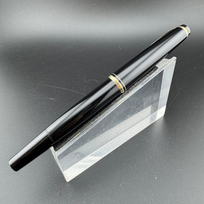 Montblanc No. 22 Black Resin Fountain Pen 14C Gold Extra-Fine Nib Serviced
