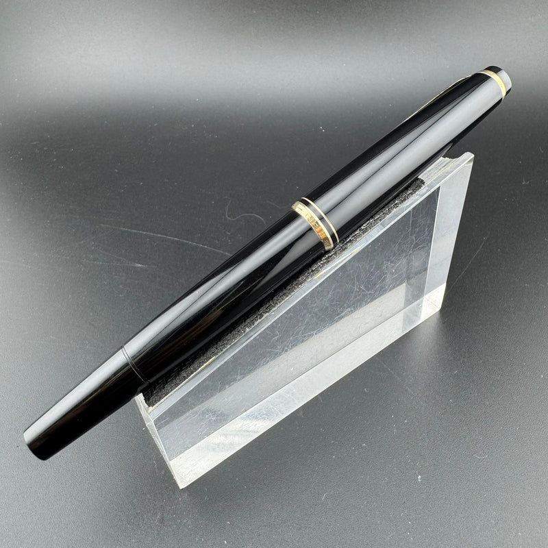 Montblanc No. 22 Black Resin Fountain Pen 14C Gold Extra-Fine Nib Serviced