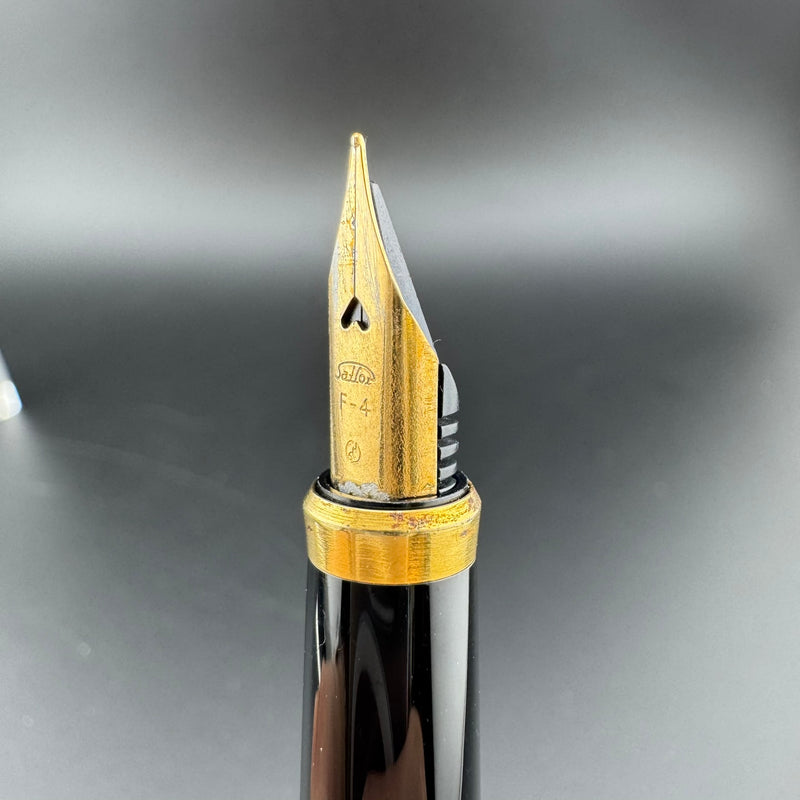 Sailor High Ace Black Lacquered Fountain Pen Medium F-4 Steel Nib