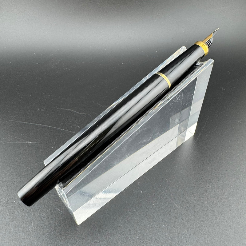 Sailor High Ace Black Lacquered Fountain Pen Medium F-4 Steel Nib