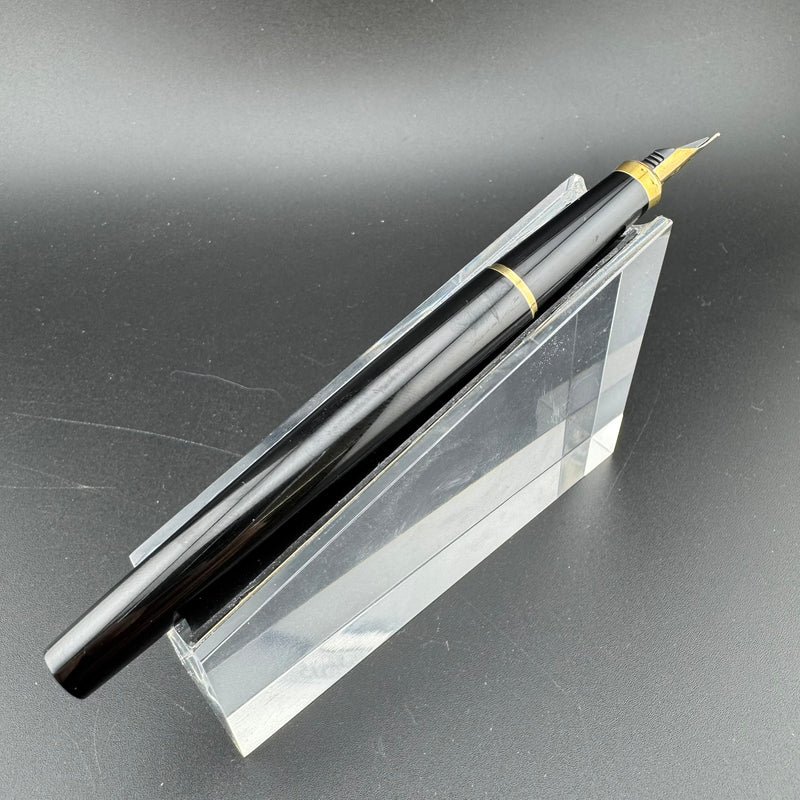 Sailor High Ace Black Lacquered Fountain Pen Medium F-4 Steel Nib