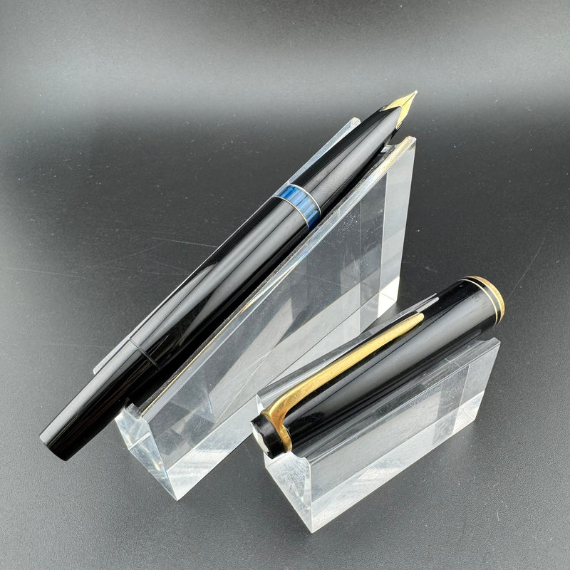 Montblanc No. 22 Black Resin Fountain Pen 14C Gold Extra-Fine Nib Serviced