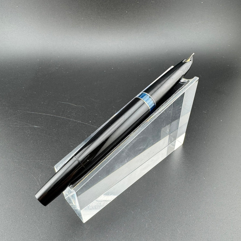 Montblanc No. 22 Black Resin Fountain Pen 14C Gold Extra-Fine Nib Serviced
