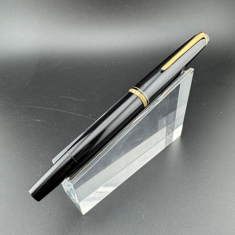 Montblanc No. 22 Black Resin Fountain Pen 14C Gold Extra-Fine Nib Serviced