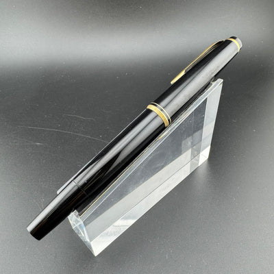 Montblanc No. 22 Black Resin Fountain Pen 14C Gold Extra-Fine Nib Serviced