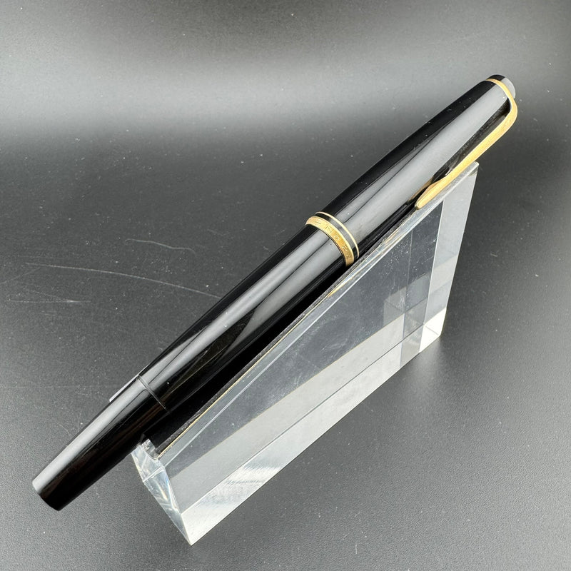 Montblanc No. 22 Black Resin Fountain Pen 14C Gold Extra-Fine Nib Serviced