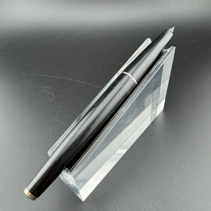 Parker 61 Mk III Black Resin Fountain Pen 14K Gold Fine Nib