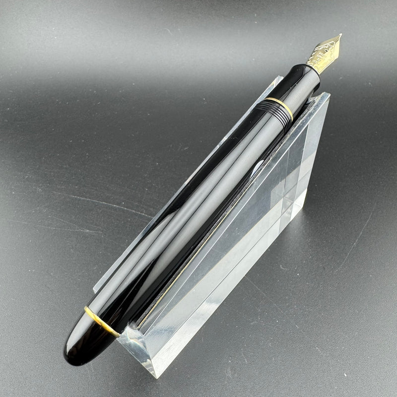 Pilot Custom 742 Black Resin Fountain Pen 14K Gold Medium Nib w/Box NOS