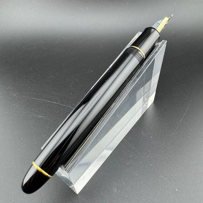 Pilot Custom 742 Black Resin Fountain Pen 14K Gold Medium Nib w/Box NOS