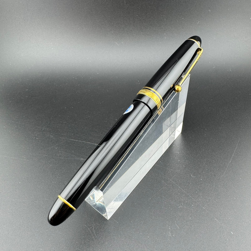 Pilot Custom 742 Black Resin Fountain Pen 14K Gold Medium Nib w/Box NOS
